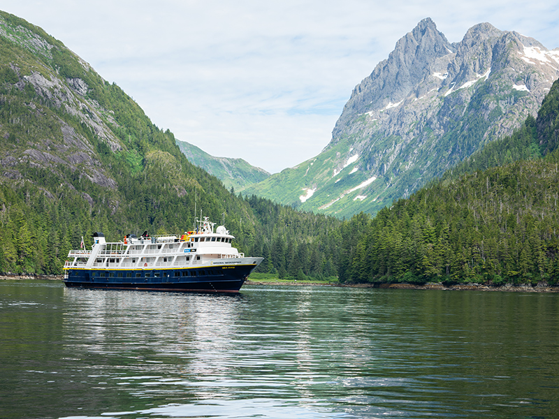 Small ship cruise in Alaska