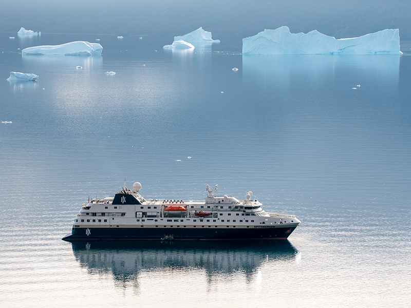 MS Spitsbergen & icebergs - Image courtesy of HX Expeditions